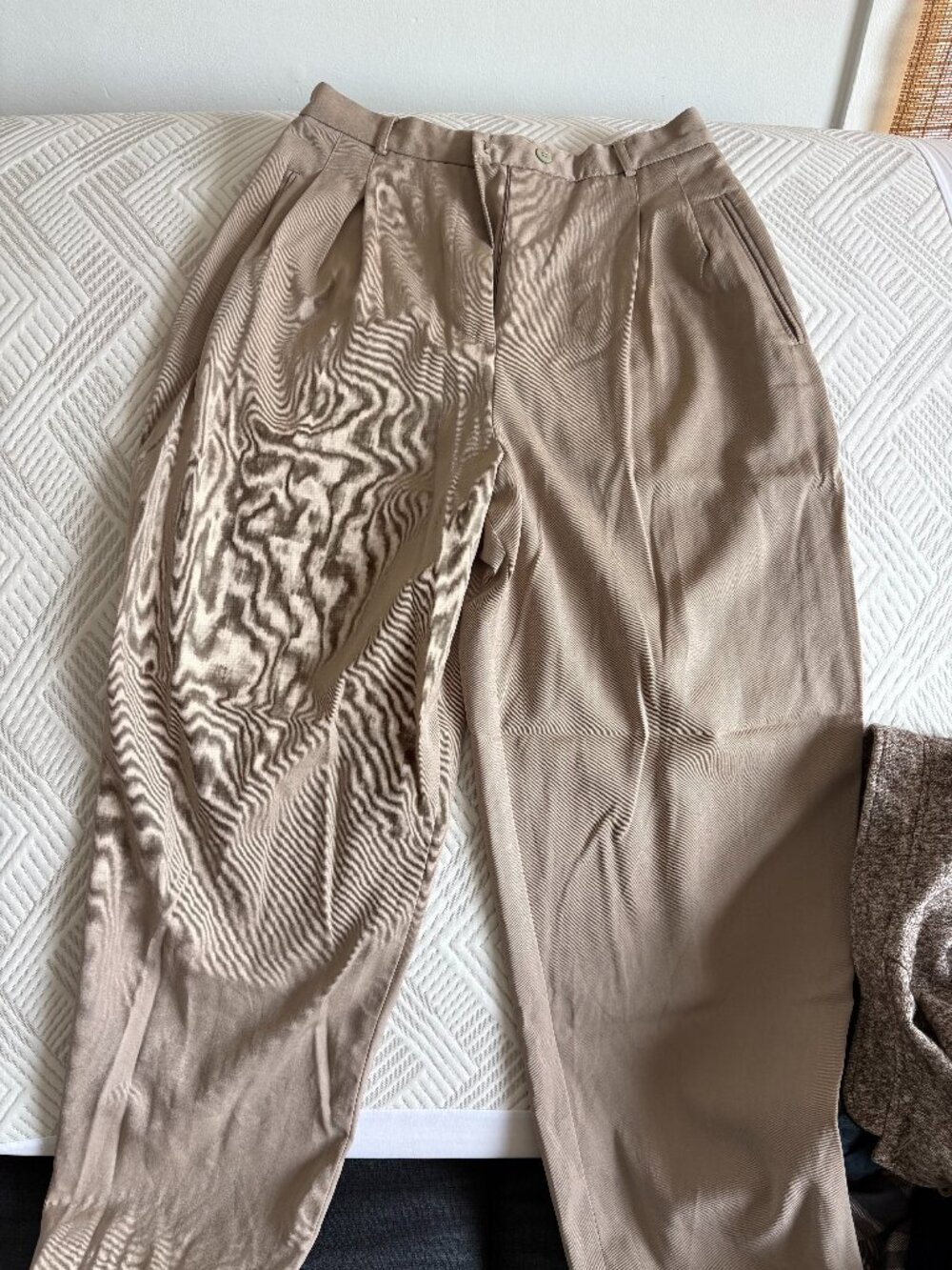 Vintage CC Courtenay 100% Pure Wool Tan Pleated Trousers Slacks
